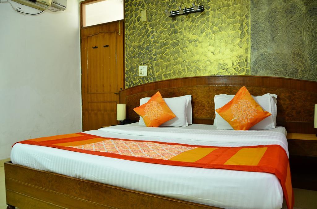 Airport Hotel Paradise International New Delhi Rom bilde