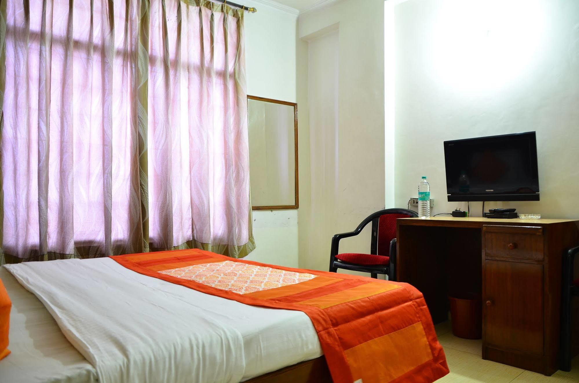Airport Hotel Paradise International New Delhi Eksteriør bilde