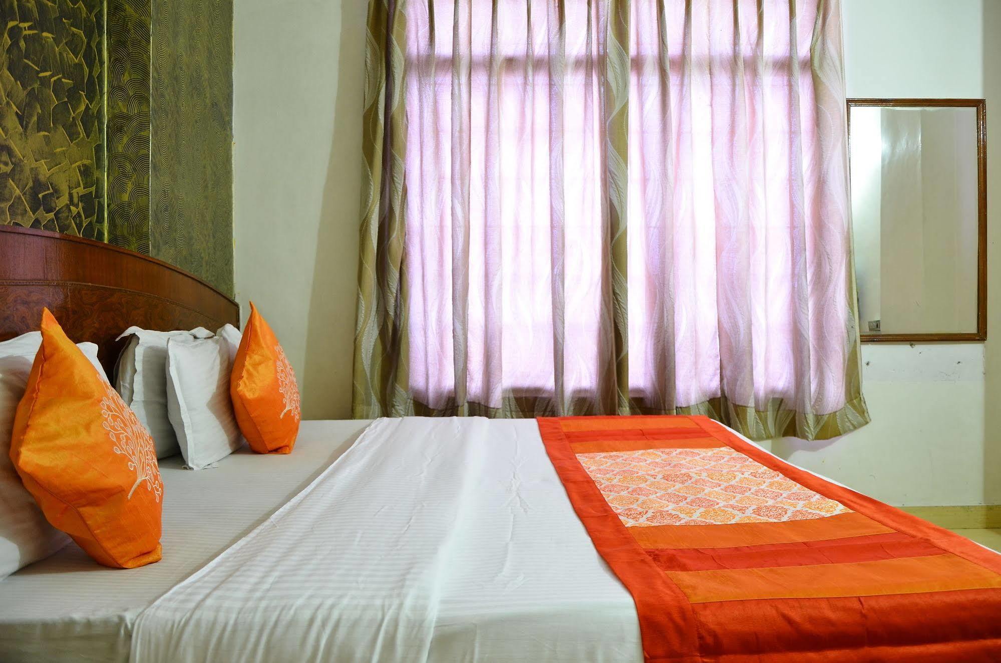 Airport Hotel Paradise International New Delhi Eksteriør bilde